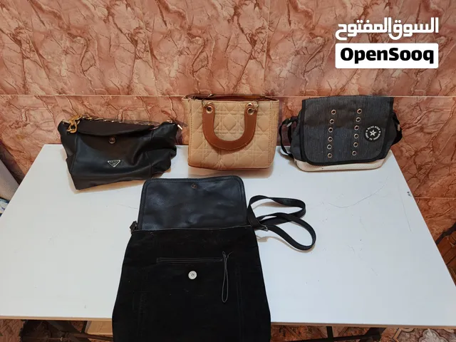شنط يد مسعتملات للبيع 16 حقيبة ب30 الف بس من ضمنهن حقائب استخدام واحد قفط