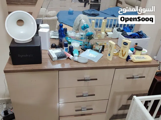 تسريحة هوم آر إس مع مرآة كبيرة بحالة جيدة Home RS Dressing Table with Large Mirror