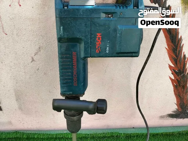 للبيع عدة مستعملة بحالة جيدة جدًا