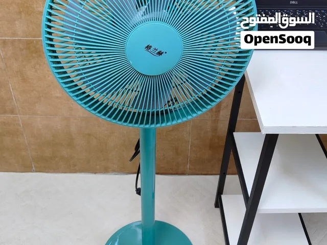 مروحة عامودية جديده بلونين اخضر و ازرق و سعرها بي مجال