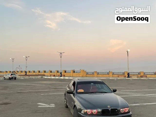 BMW 2001.  528i