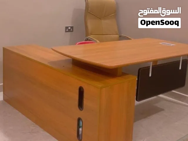 مكتب راقي وكرسي فخم