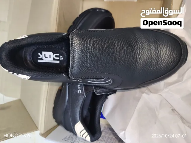 2 حذاء سفتي جديد /2 new safety shoes