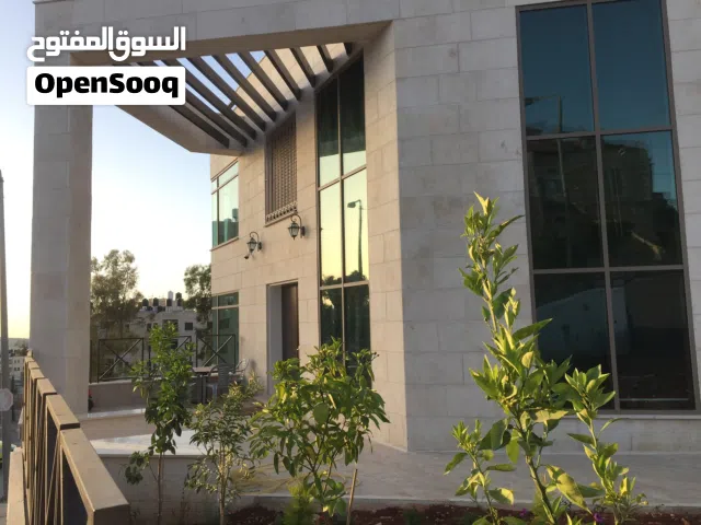 فيلا تجاريه تصلح ل مطعم او مركز تجميل او مركز طبي او محل ملابس او شركة او مؤسسه