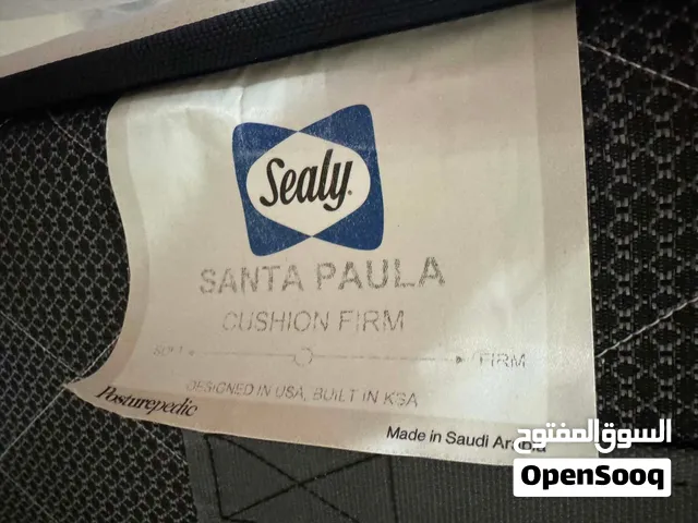 فرشه مستعمله نوع sealy مقاس 200 * 120 * 25 سم بحالة ممتازه