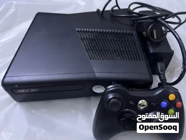 إكس بوكس 360 للبيع مع 150 لعبة نظيف وخالي من المشاكل