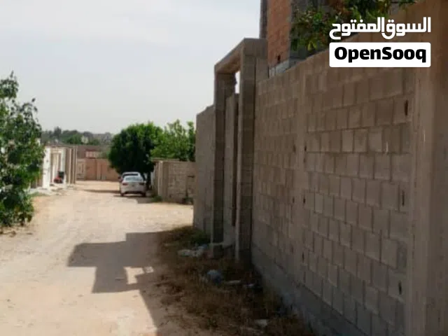 منزل هيكل بحي سكني قرب اربع شوارع اعلوى للبيع