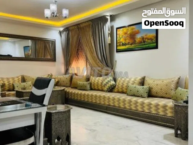 تأجير الشقة المفروشة للكراء اليومي في مراكش جيليز روعه تحتوي على صالون مغربي و مسبح و حمام و مراب..