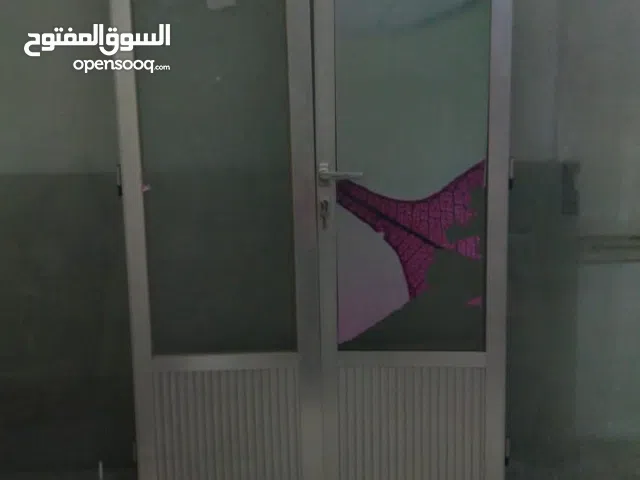 باب المنيوم ثقيل نظيف للبيع