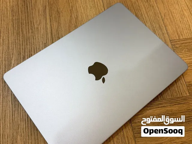 Mac book air بجميع الملحقات