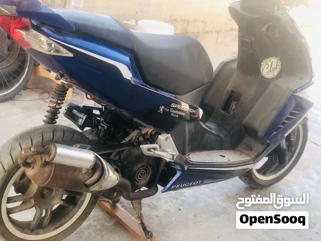 بيجو تقريبن مودل 2005