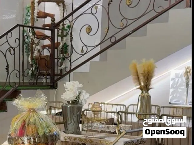 طاولة طعام