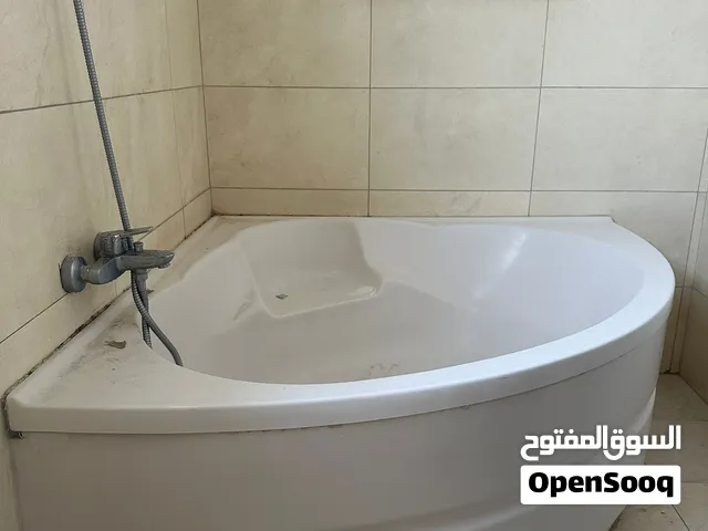 بانيو كورنر على شكل جكوزي