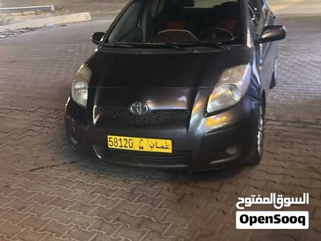 تويوتا يارس 2009 هاتشباك رمادي مستعملة بحالة ممتازة مع مواصفات يابانية