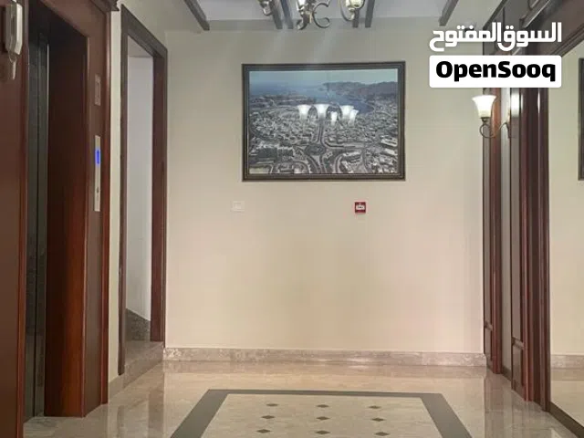 مكتب  للايجار في موقع مميز العاصمه مسقط خط الشارع السلطان قابوس مقابل ايكيا