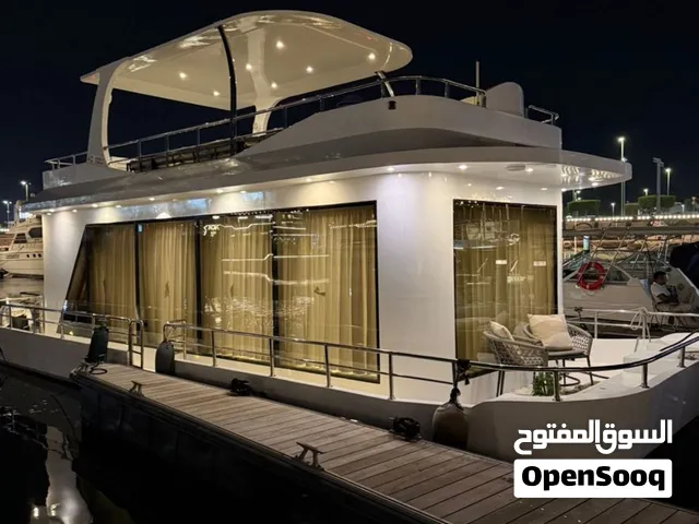 للبيع House boat AC   موديل 2024   بحاله جيده جدا