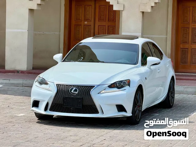 لكزس IS 200T  موديل 2016 تيربو 2.0لتر  دفع خلفي فل اوبشن