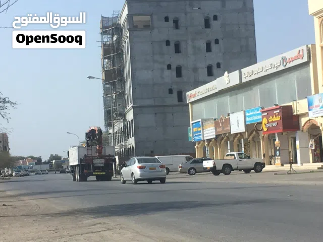 للإيجار معرض تجاري كبير بموقع استراتيجي السويق بسعر 350 ريال مع اعفاء اول شهرين- showroom for rent