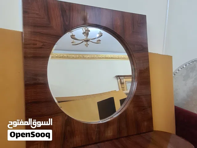 فرصة رائعة تخفيض سعر بيع عدد اثنان كومودينو + تسريحة عبارة عن ( مراية + وحدة ) من افخم انواع الخشب