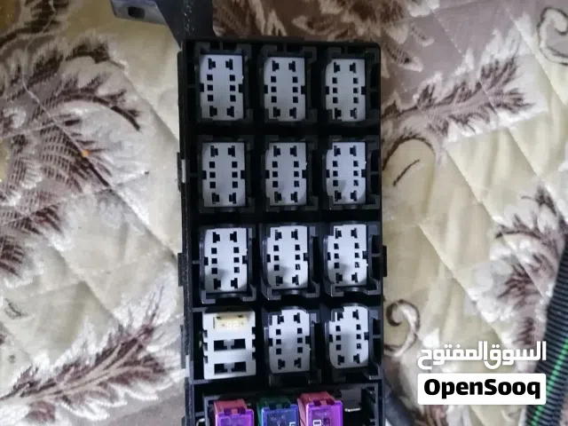 ضفيرة مع قاعدة كتفتات وفيوزات جديده
