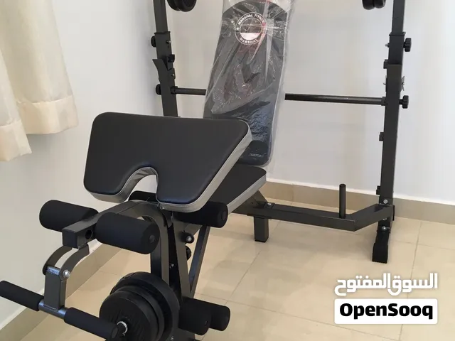 للبيع أجهزة رياضية منزلية بحالة ممتازة ومتكاملة لتمارين اللياقة البدنية وبناء الأجسام.
