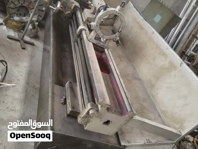 مخارط وعدد مخارط مختلفه ومعدات اخري