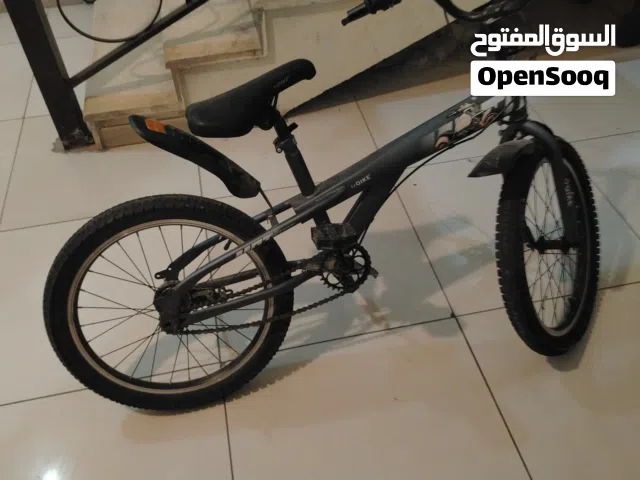 سيكل متوسط الحجم الذراع اليسار يحتاج صيانه بسيطه،،، Medium-sized bicycle for sale. The left crank ar