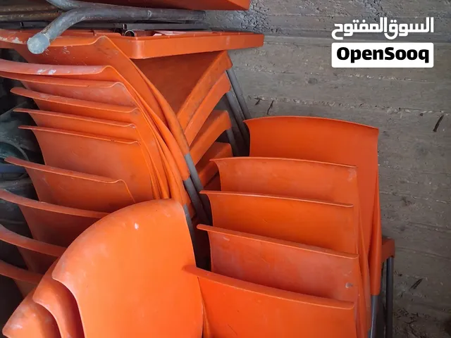 كراسي وطاولات للبيع  اقر الوصف