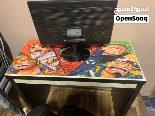 طاولت مكتب نضيف بحالت ممتازة خشب ايقر