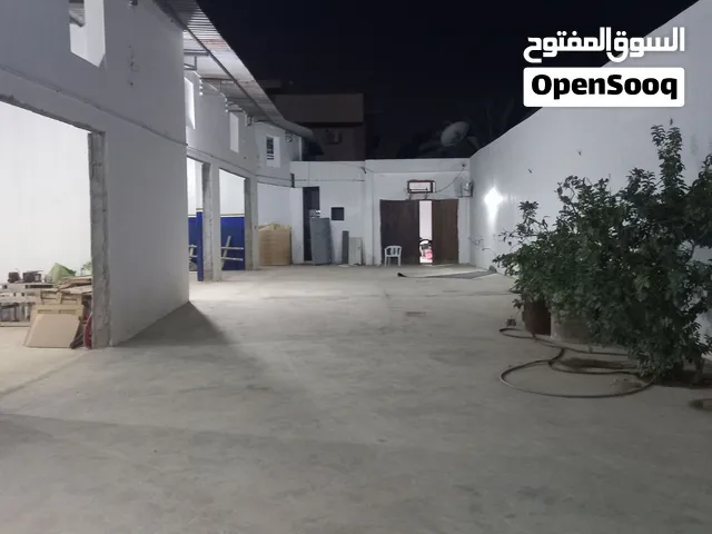 مطلوب فريق غسبل وتنظيف وعناية بالسيارات للعمل بموقع مجهز بمنطقة السراج