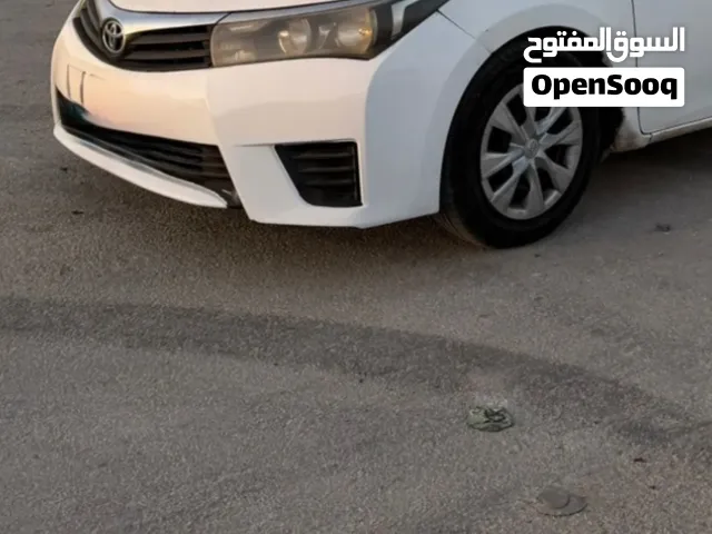 تويوتا كورلا2015