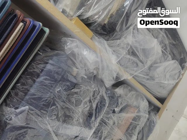 للبيع أغراض خياطة بالكامل (مكائن + أقمشة) بسعر محروق وسريع
