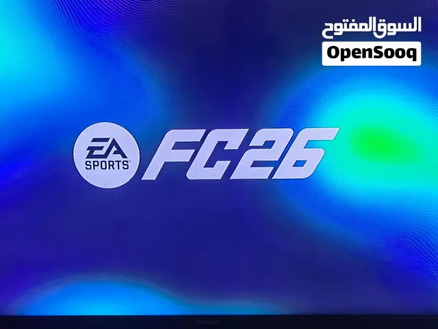 بلايستيشن 4  مساحه 1000 جيجا عليه 30 لعبه