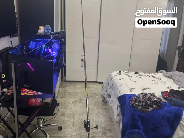 5 Meter New Fishing Rod For Sale. صنارة صيد جديدة بطول 5 أمتار للبيع (تشمل الأدوات والملحقات).