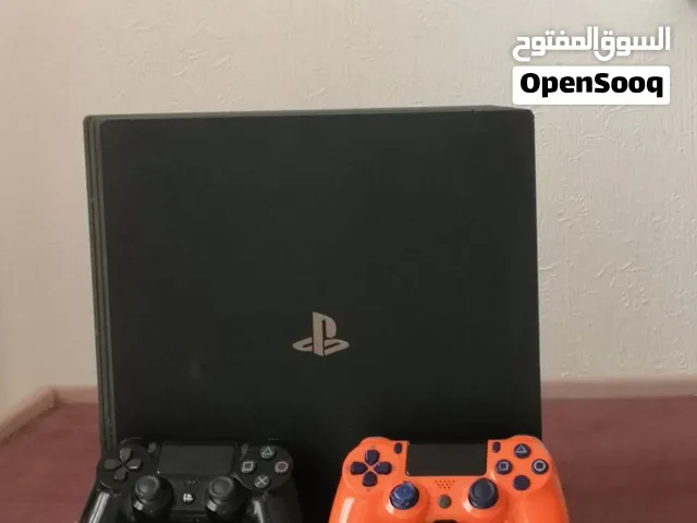 بلايستيشن 4 برو مع جهازين