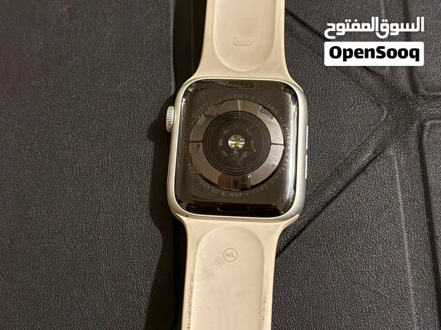 لسلام عليكم ساعة ابل جيل رابع شاحنتها موجودة المكان بغداد  السعر 100 حجم 44 بطاريتها 79