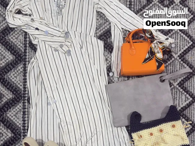 فستان رقص و شنط و كعب