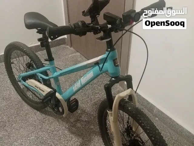 دراجه هوائيه استعمال شهر واحد فقط عجل بحجم 22انش مع ممتص صدمات  و اناره اماميه و خلفيه