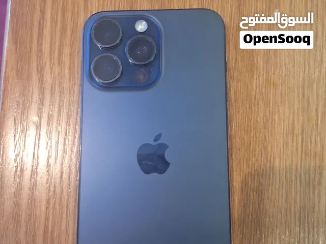 ابفون 15 برو ماكس 256 مستعمل استعمال خفيف مع كرتونه وكفر تلفون نظيف موب مفتوح ابدا