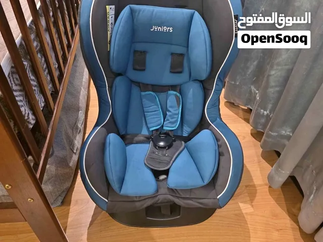 كرسي سيارة للأطفال ماركة Juniors بحالة ممتازة
