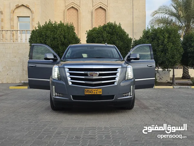 إسكاليد خليجي المالك الاول بدون حوادث ولاصبغ نهائيا شبه جديدة أعلى مواصفات مسرفسه بالكامل