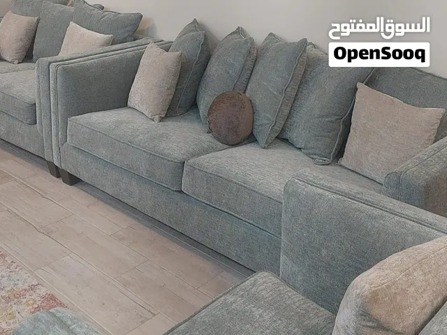 طقم جلوس حديث وراقي للبيع