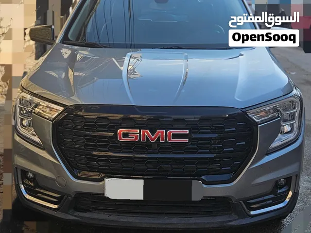GMC TERRAIN 2023   لون فستقي فاتح AT4 AWD وارد امريكي في بغداد السيدية