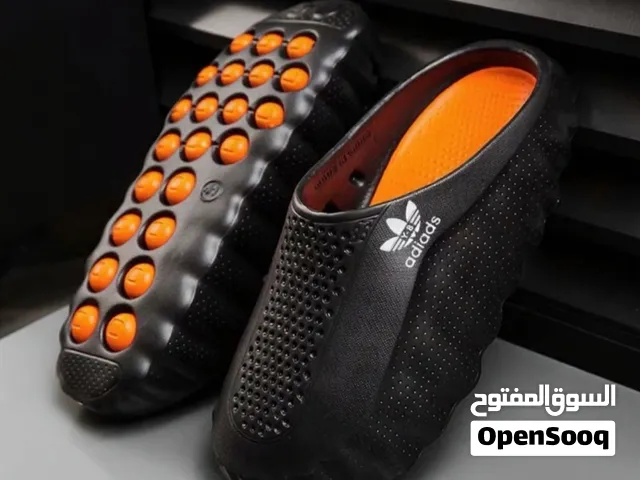 حذاء أديداس للشاطيء