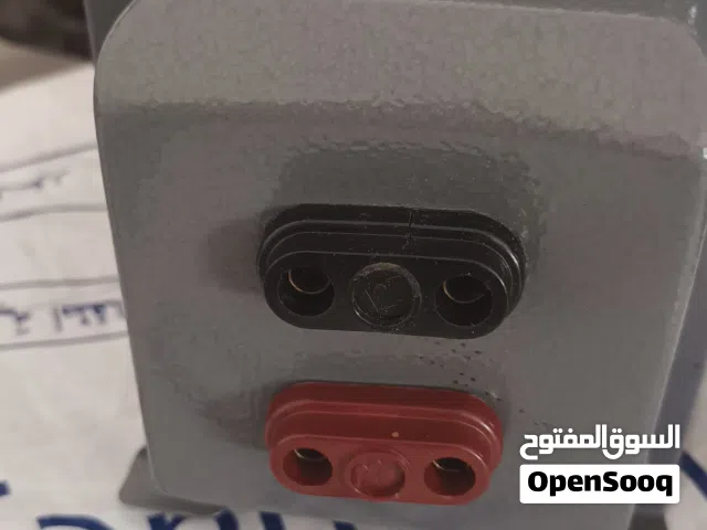للبيع محول كهرباء إيطالي اصلي من 110 - 220 فولط
