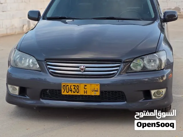 للبيع لكزس التيزا  ثنتين وحده 2004 وحده 2005 المواتر نظيفه