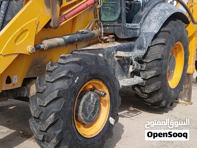 جي سي بي للإيجار شهري او يومي JCB