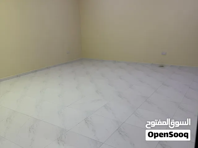 شقتين بني ياس شرق ارضي وطابق اول