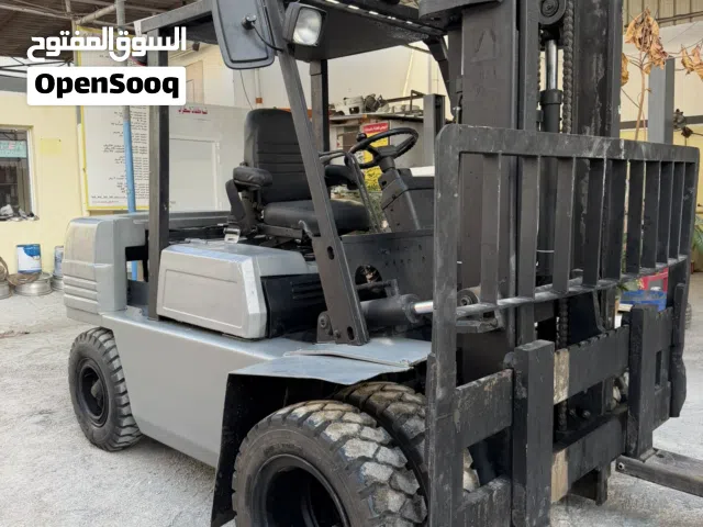 فوركلفت جاباني 5 طن توجد اوراق جمارك