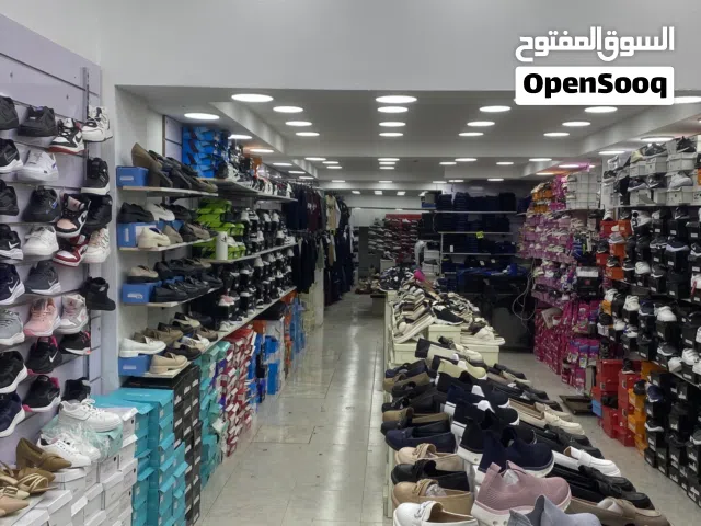 محل تجاري في شارع الحدادين بداعي السفر يصلح للاستثمار بعائد سنوي 24000 الف دولار